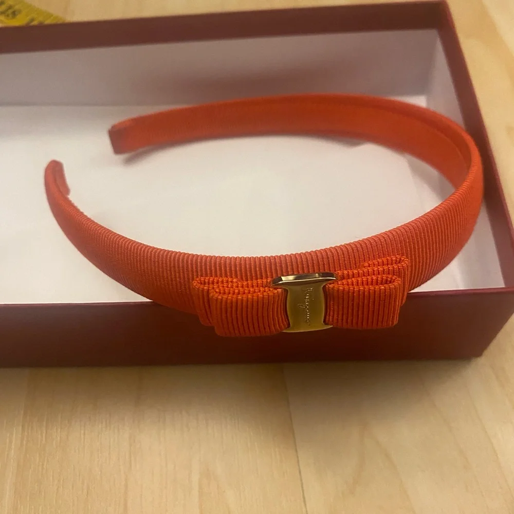 FERRAGAMO Vara Bow Grosgrain Headband in Vibrant Orange – With Original Box